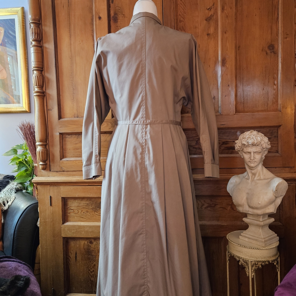 Vintage Carol Cohen Braefair Classic Tan Belted Flare Trench Coat With Collar. - Picture 6 of 8